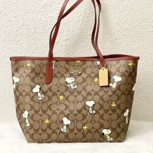 Coach X Peanuts City Tote In With Snoopy Woodstock
